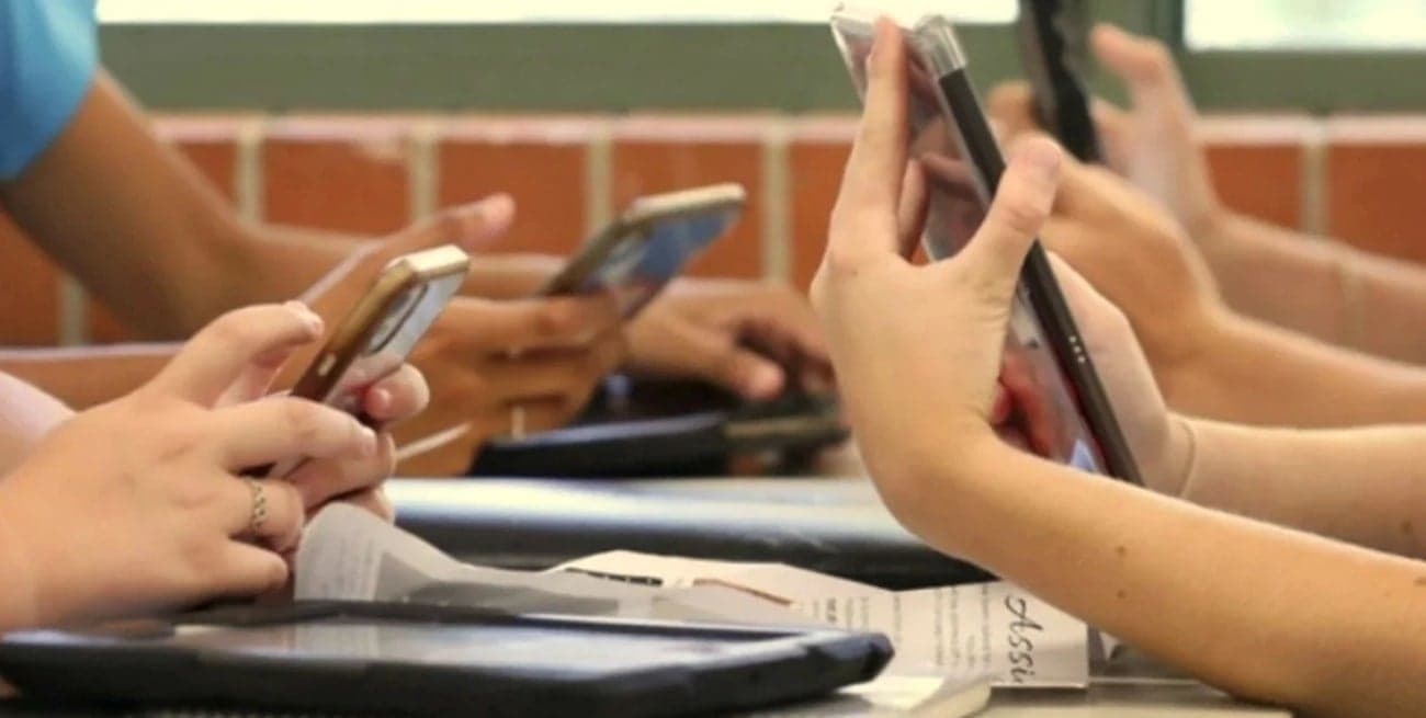 Santa Fe implementa protocolo estricto para celulares en escuelas
