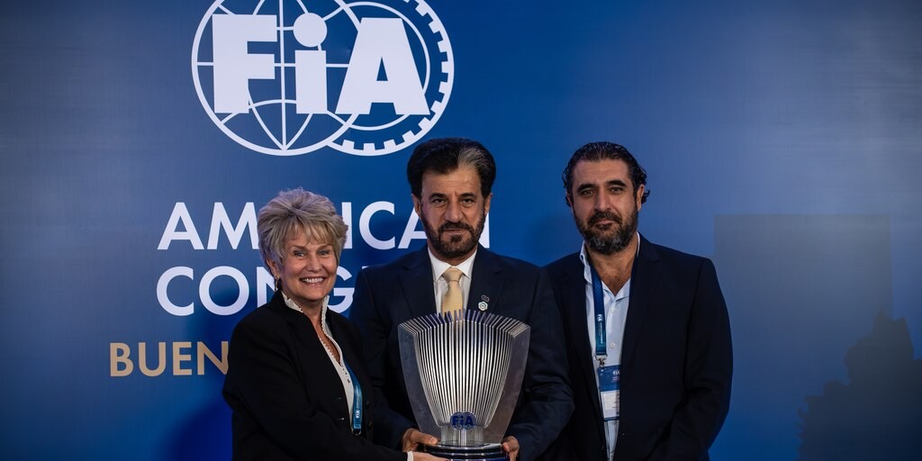 La FIA premia a Islas Caimán por su programa integral de automovilismo, educación y seguridad vial