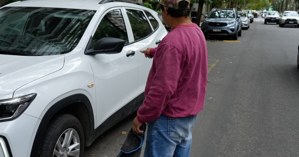 Pullaro promulga la ley contra cuidacoches y Rosario acelera su adhesión