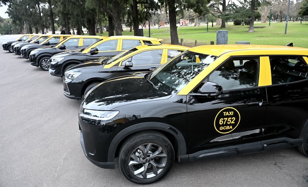 Buenos Aires acelera la electrificación de taxis con créditos del Banco Ciudad
