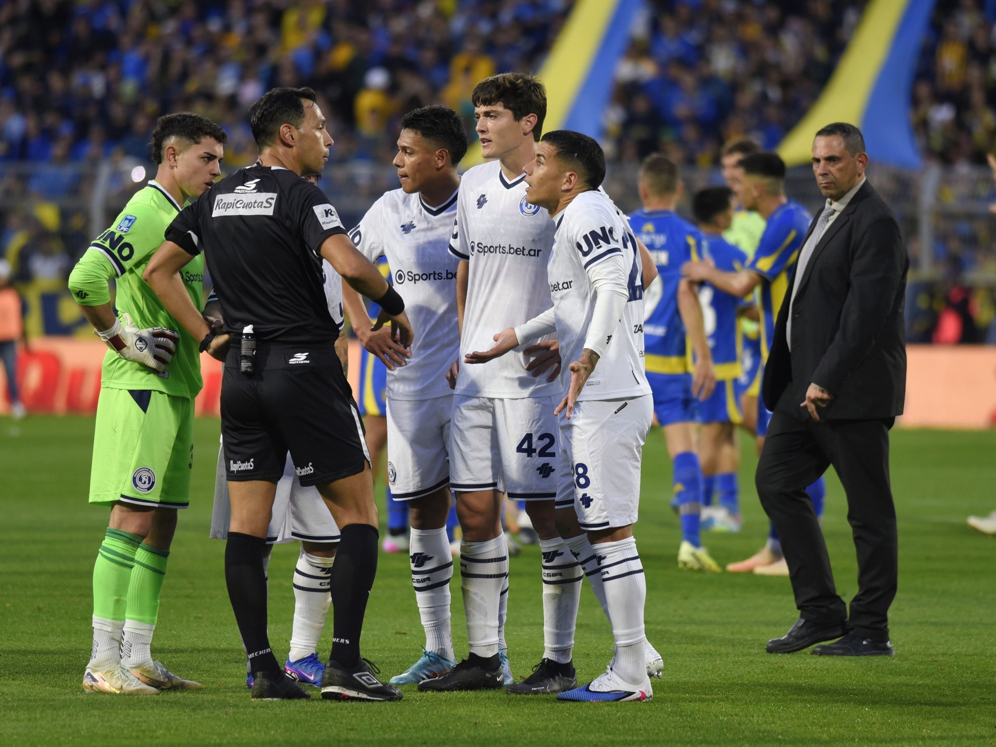 Facundo Tello dirigirá el clásico de Avellaneda: las designaciones de la fecha 13
